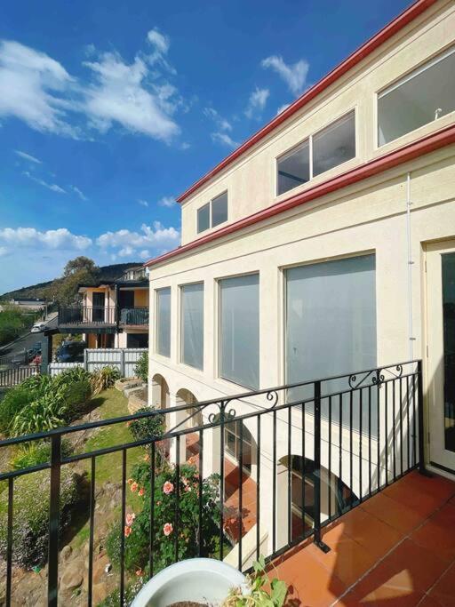 Millions View - Hobart Villa Sandy Bay Exterior photo